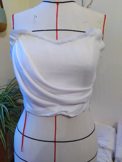 Maßanfertigung im Atelier Par Amour - Entwurf eines Brauttop
